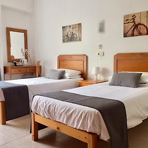 https://casa-dhostes-cala-millor.balearic-islands.net